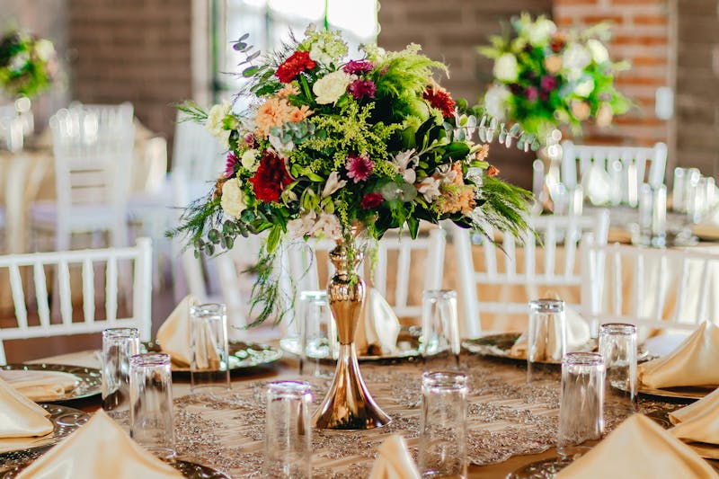 Centres de table floraux pour réception